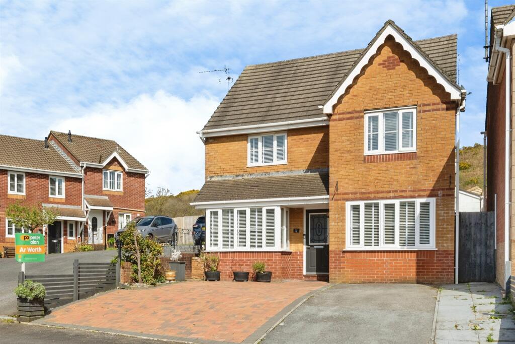 Main image of property: Swn Yr Aderyn, Kenfig Hill, BRIDGEND