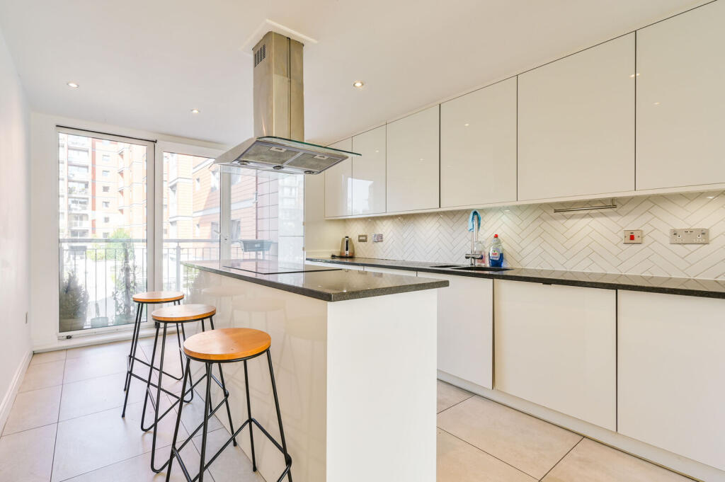 Apartment in Twickenham - View 3
