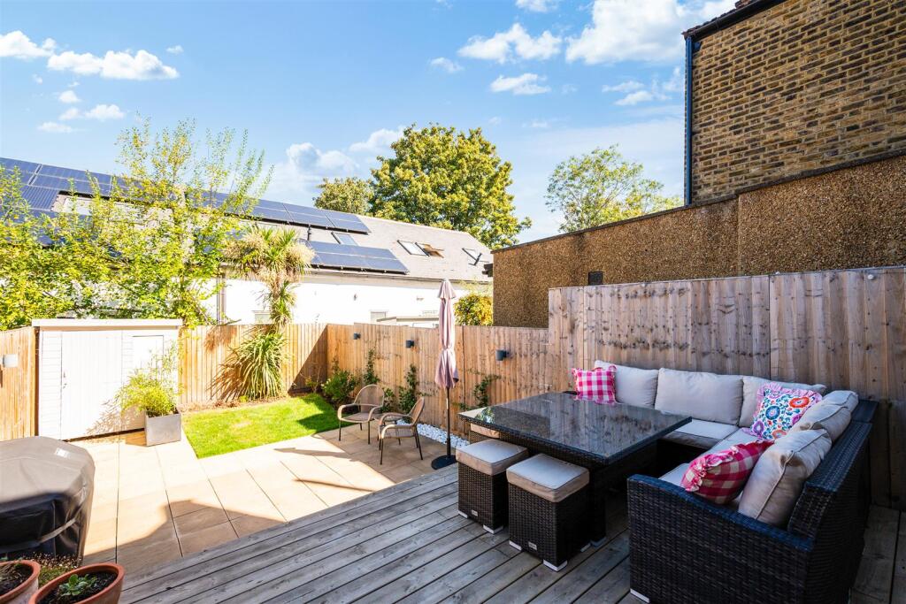 House in London - View 4