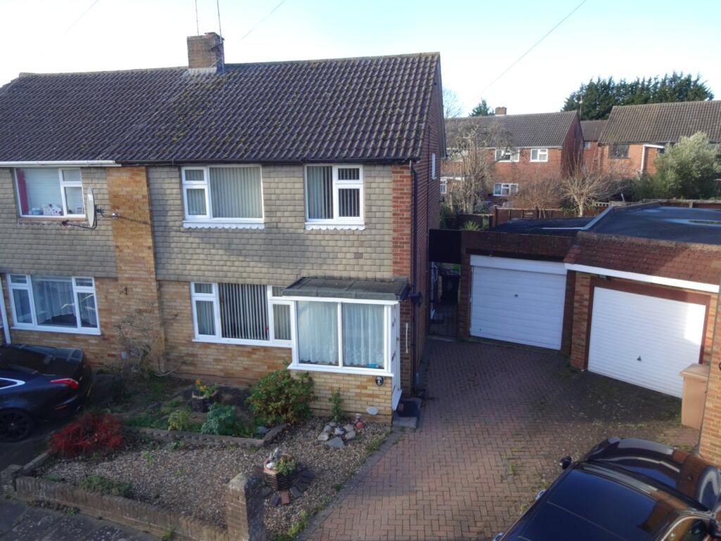 3-bed semi-detached on Carsdale Close, Luton, Bedfordshire, LU3, £375,000