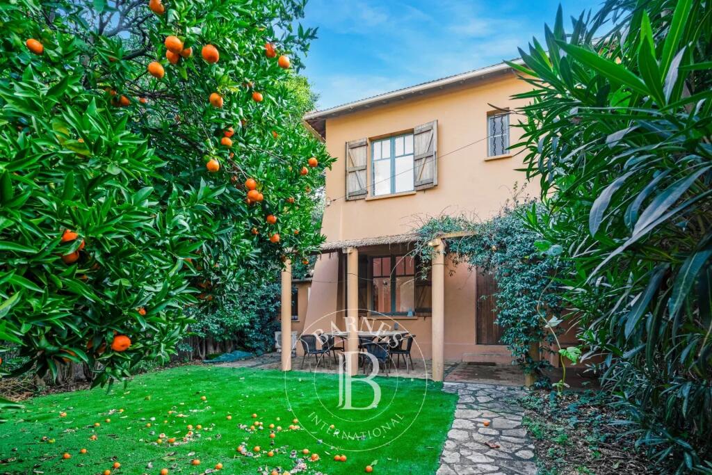 Main image of property: Provence-Alps-Cote d`Azur, Var, St-Tropez