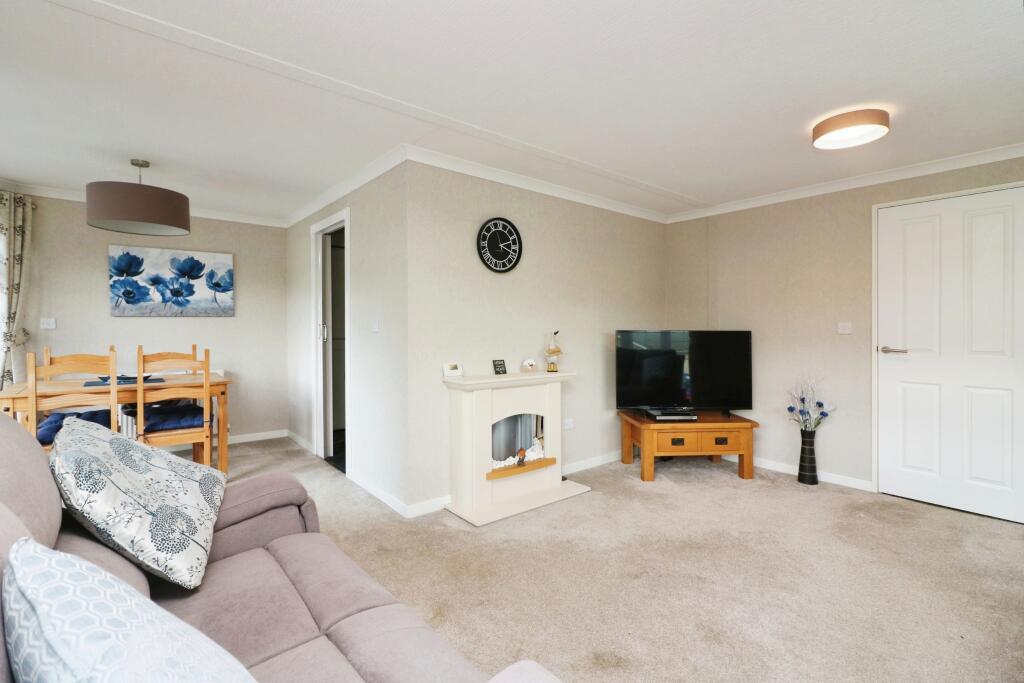 Burnham Green Road, Welwyn, AL6 photo 4
