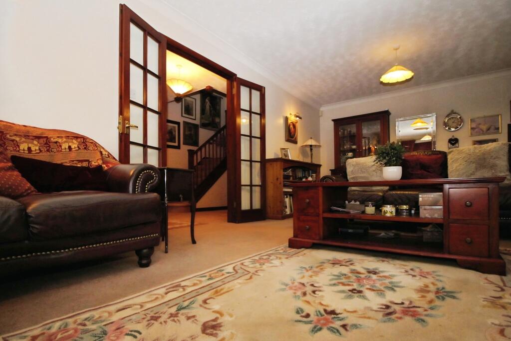 Hillside Road, Penn, HP10 photo 3