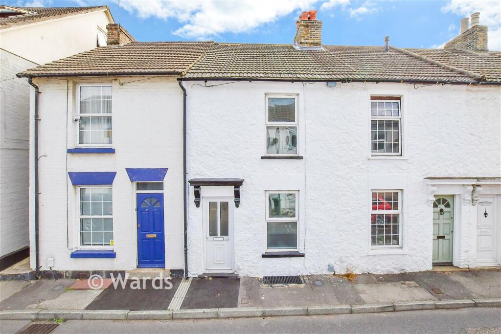 2-bed terraced on Thornhill Place, Maidstone, Kent, £149,000