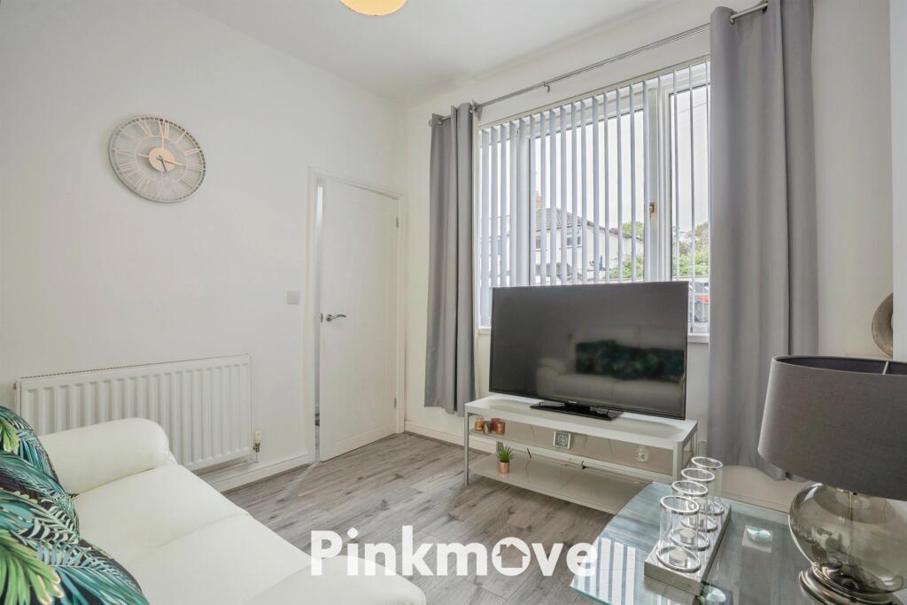 House in Newport - View 4