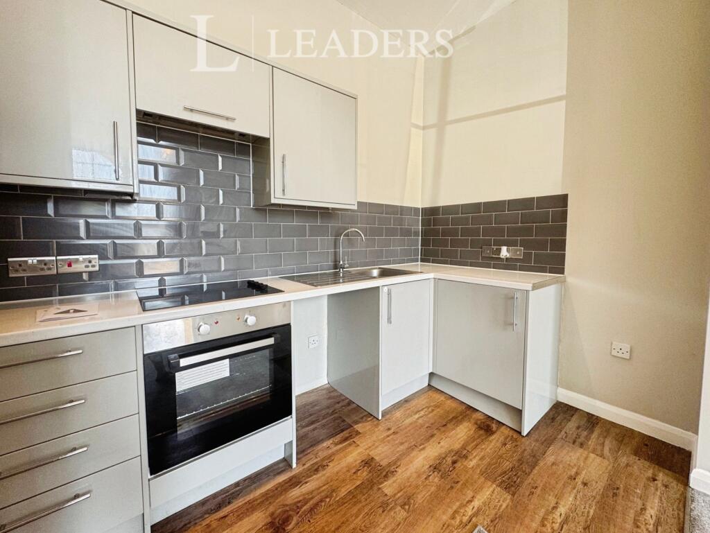Lyon Close, Clacton-on-Sea, Essex, CO15 - View 2