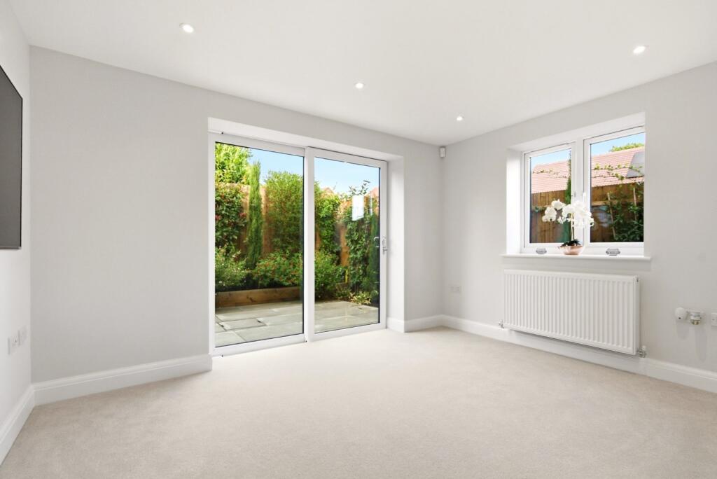 Deacon Close, St. Albans, Hertfordshire, AL1 photo 2