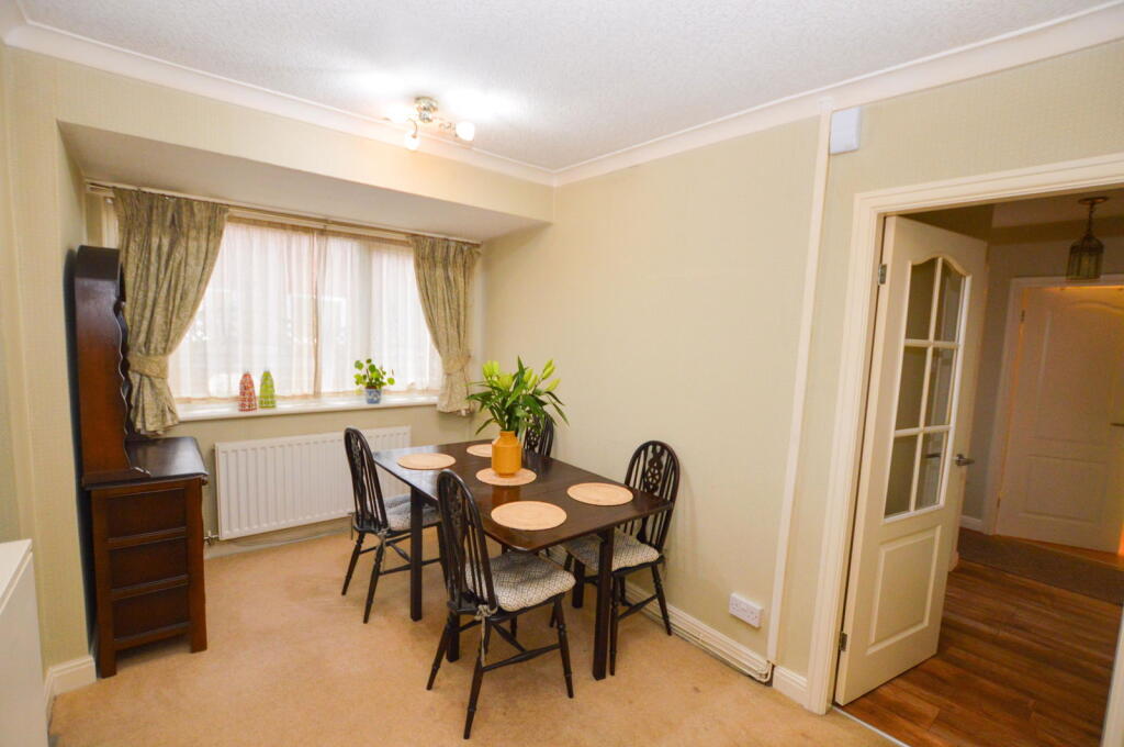 Avon Road, Culcheth, WA3 5DT photo 4