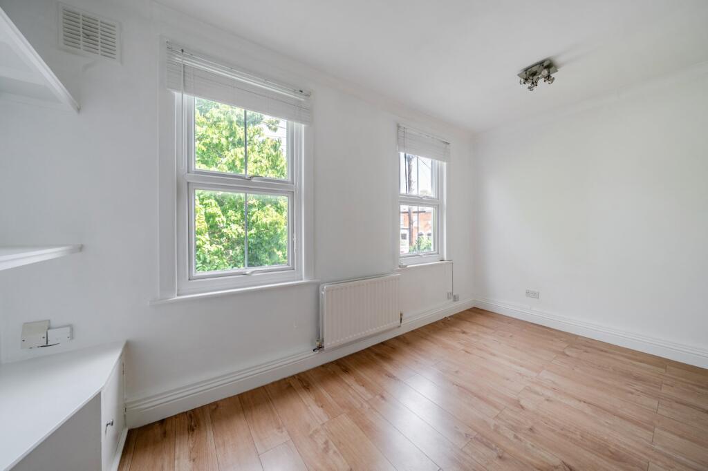 House in London - View 5