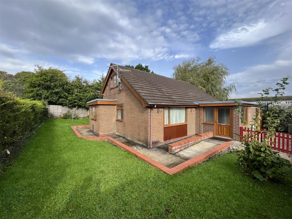 Main image of property: Winster Mews, Glossop
