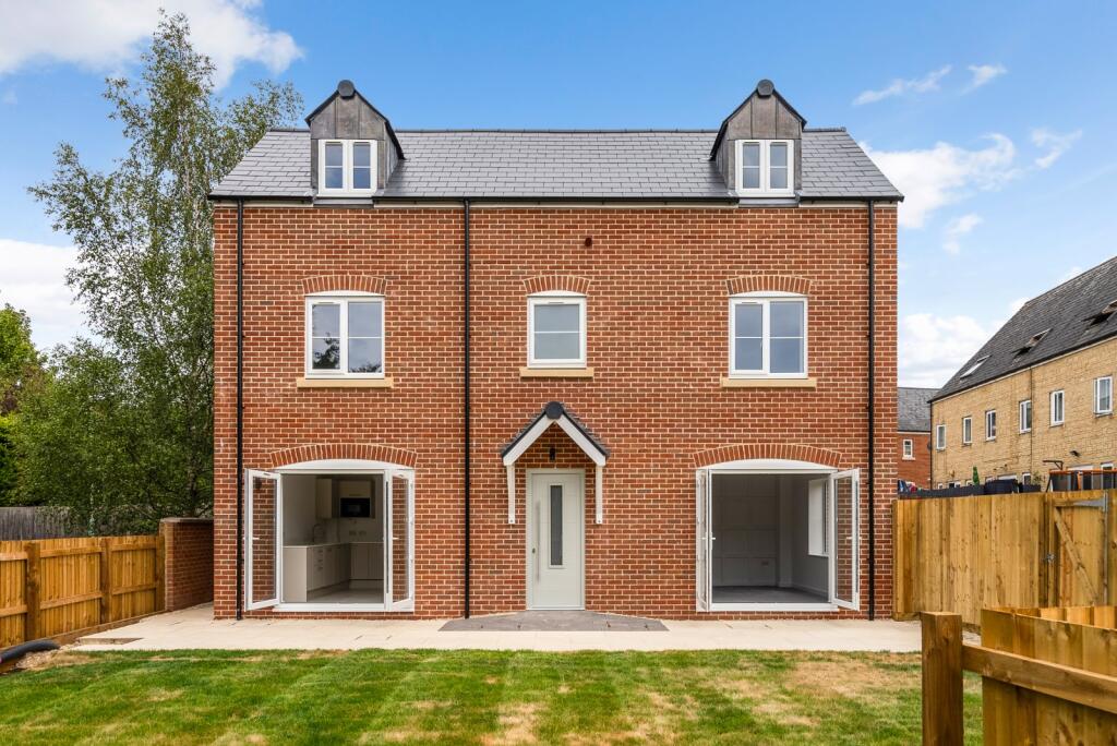 3-bed detached on Dawn Run, Prestbury, Cheltenham, Gloucestershire, GL52, £550,000