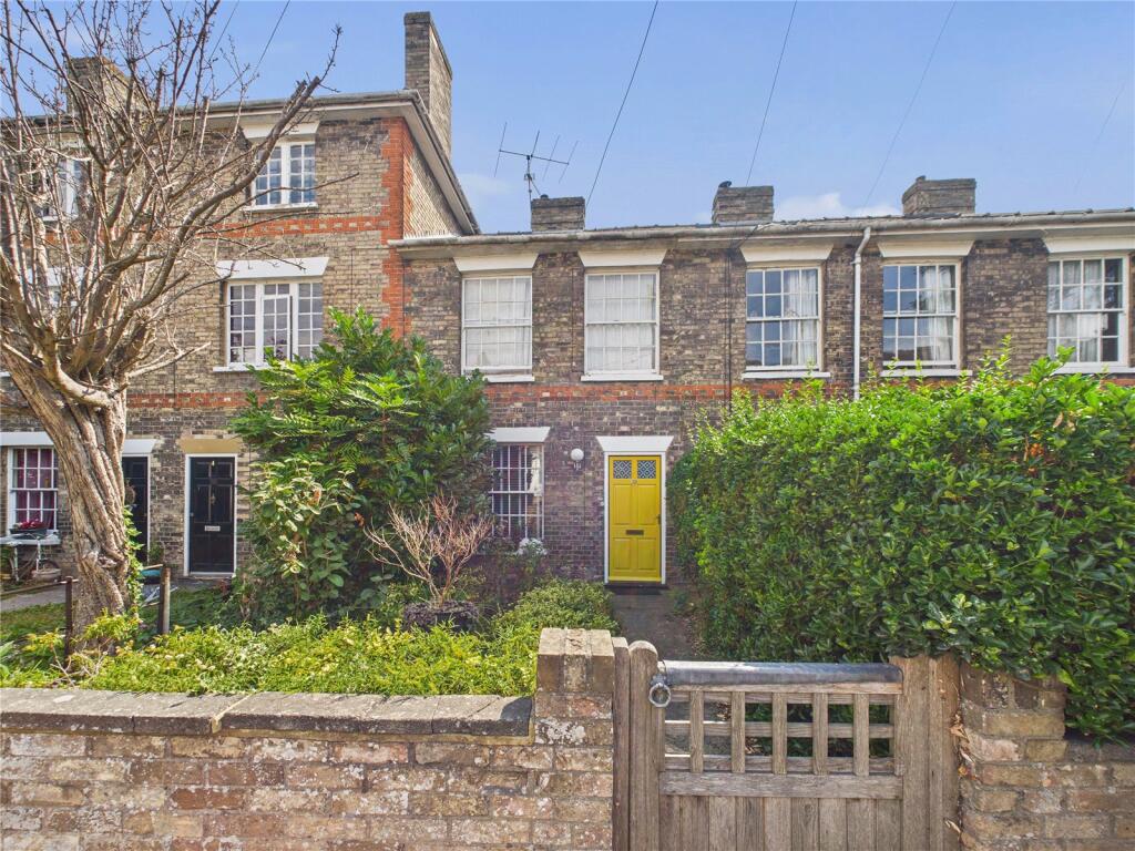2-bed terraced on East Street, Sudbury, Suffolk, CO10, £230,000