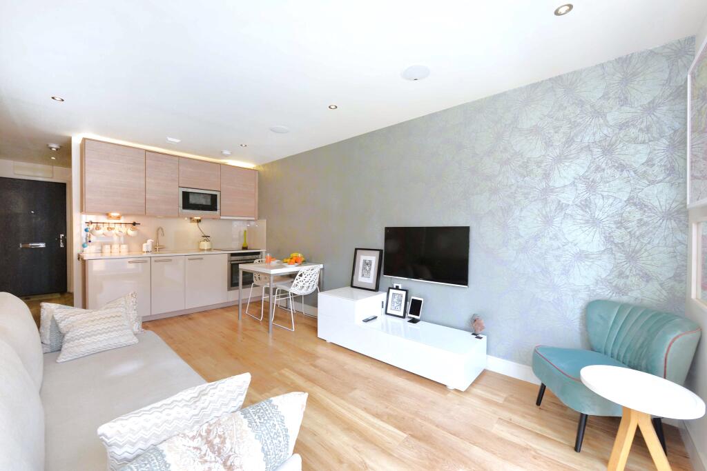 Studio flat for rent