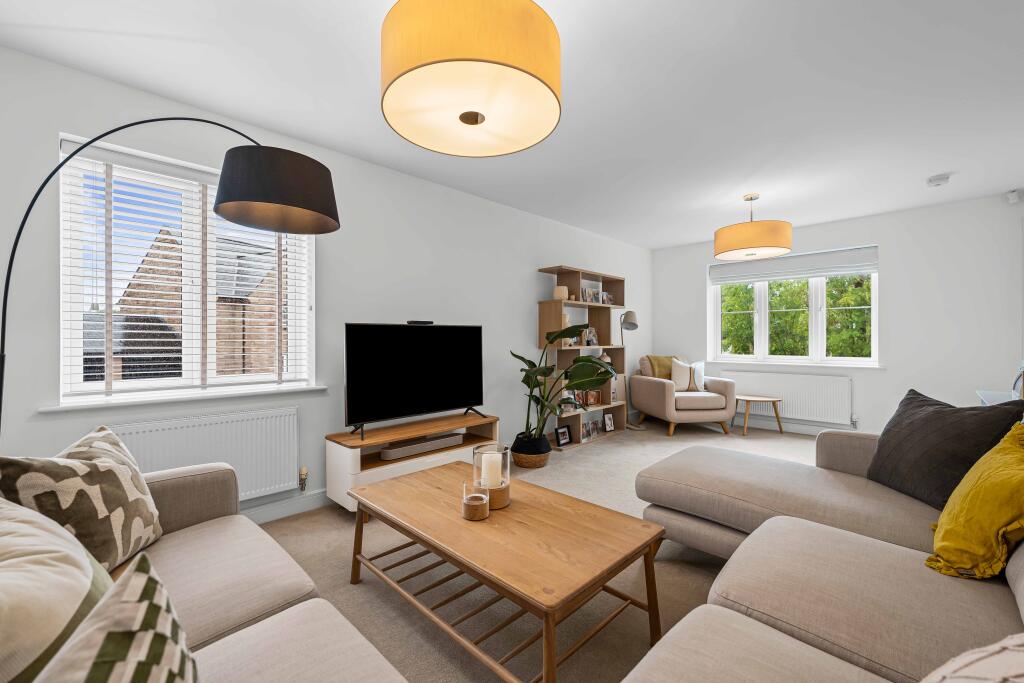 House in Derbyshire Dales, Matlock Town - More