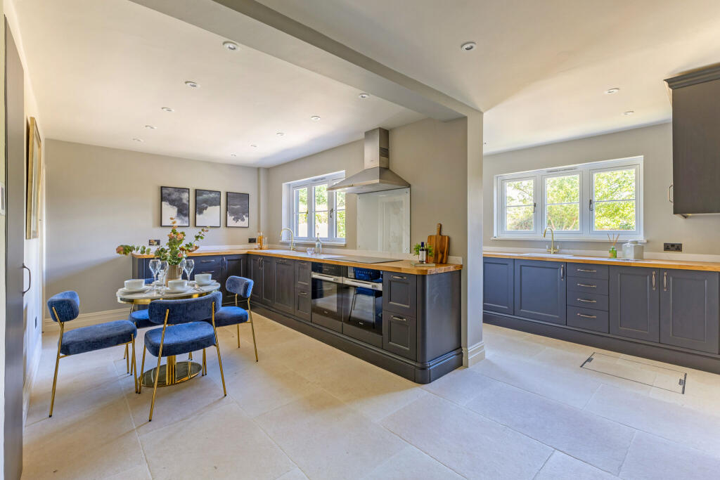 House in Redhill - View 2