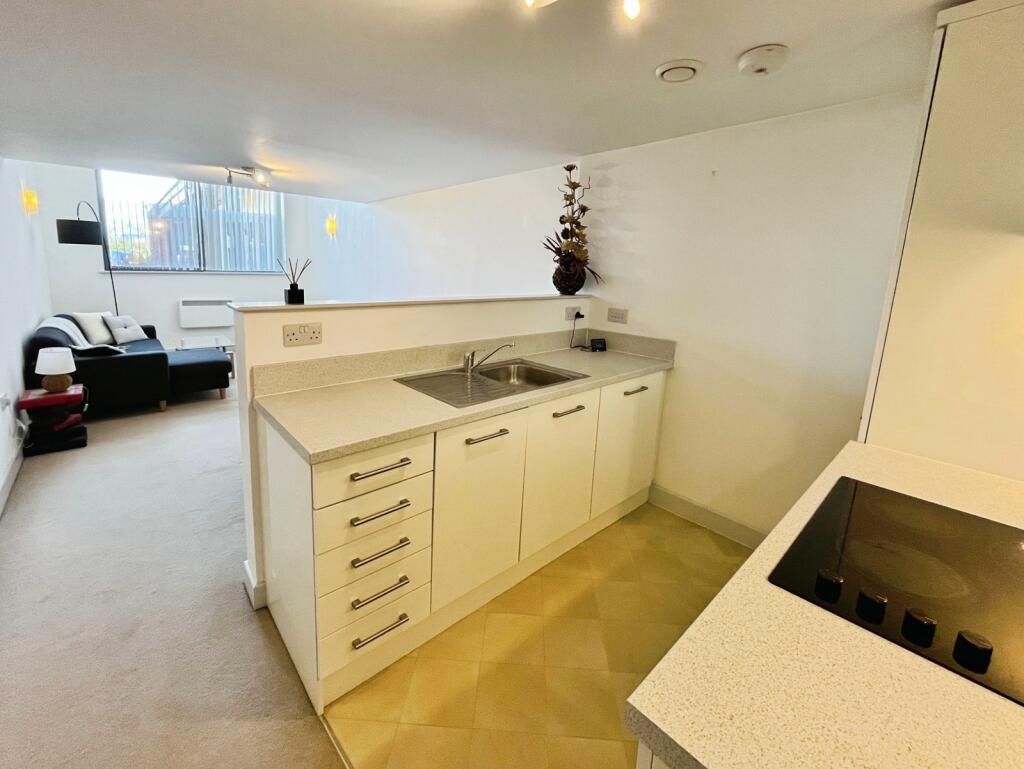 Apartment in Swindon - View 5