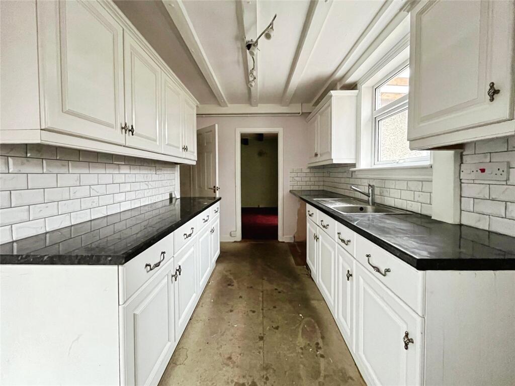 Kingsholm Gardens, London, SE9 photo 3