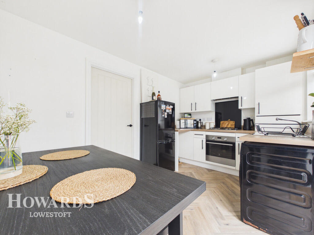 Pritchard Close, Lowestoft - More