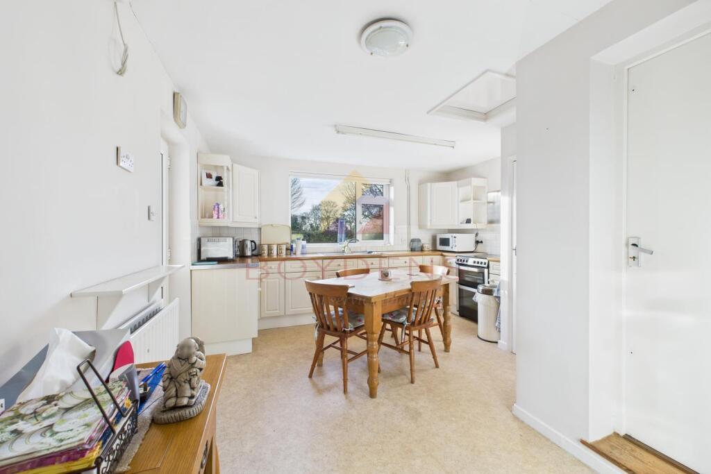 Hall Road, West Bergholt photo 3