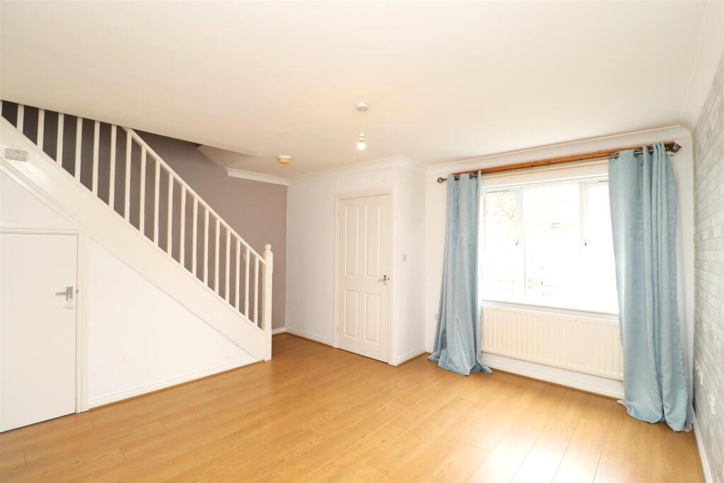 House in Nuneaton and Bedworth, Bedworth Hill - View 4