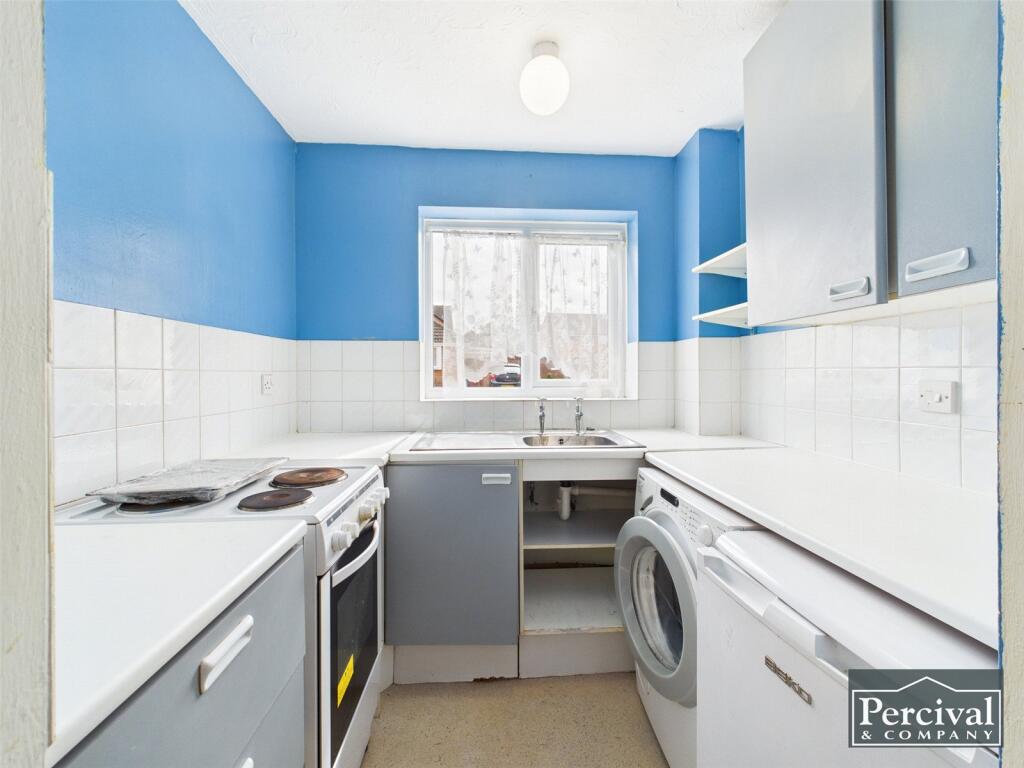 Berkley Close, Highwoods, Colchester, Essex, CO4 photo 2