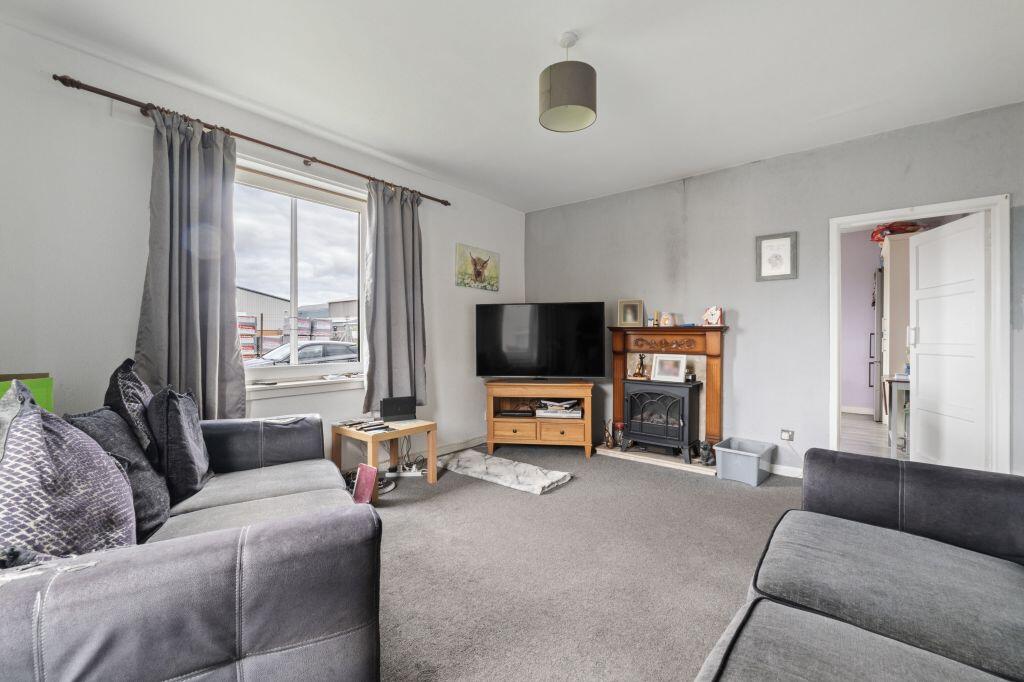 63 Loanburn Avenue, Penicuik, EH26 8BT photo 3