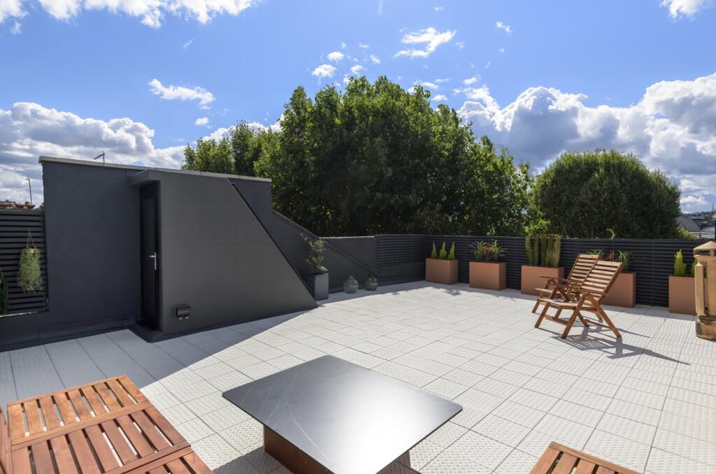 Apartment in London - View 2