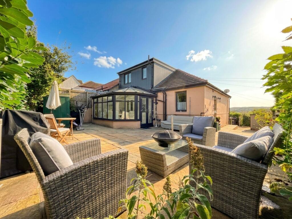 Main image of property: Felcote Avenue, Huddersfield, HD5
