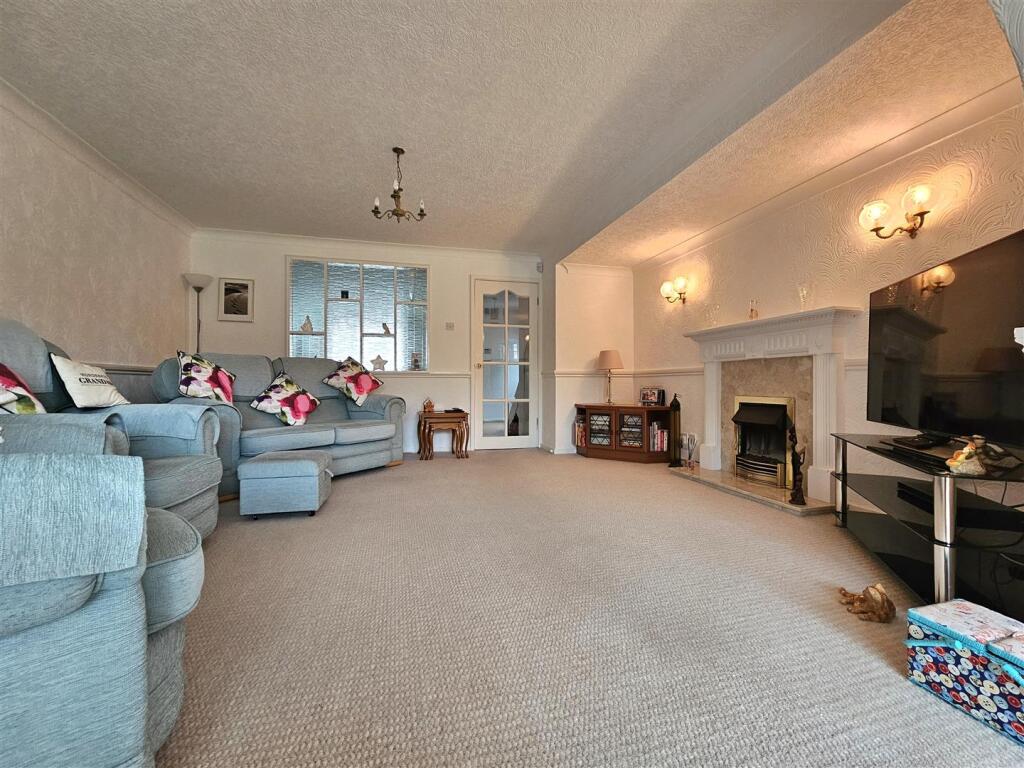 House in Solihull, Elmdon Heath - More
