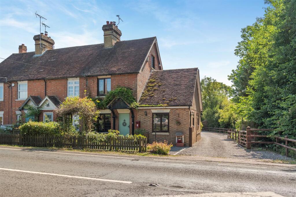 Main image of property: Headcorn Road, Sutton Valence, Maidstone