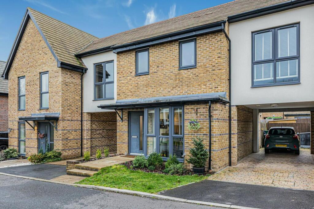 Main image of property: Pintail Place, Arborfield Green, Berkshire, RG2 9WN
