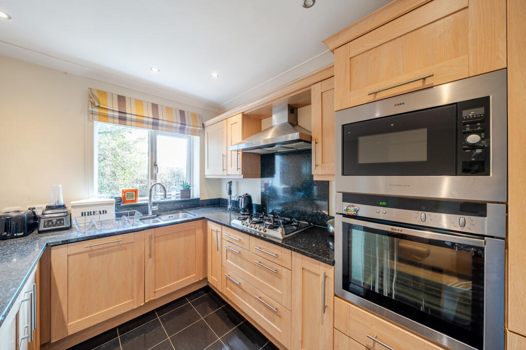 Hazelbank, Rickmansworth, WD3 photo 4
