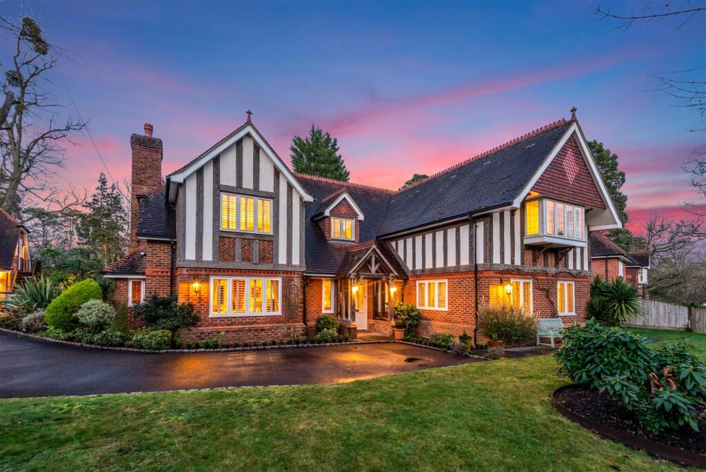 Main image of property: The Covert, Ascot