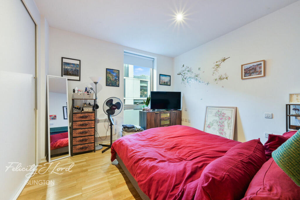 Apartment in London - View 5