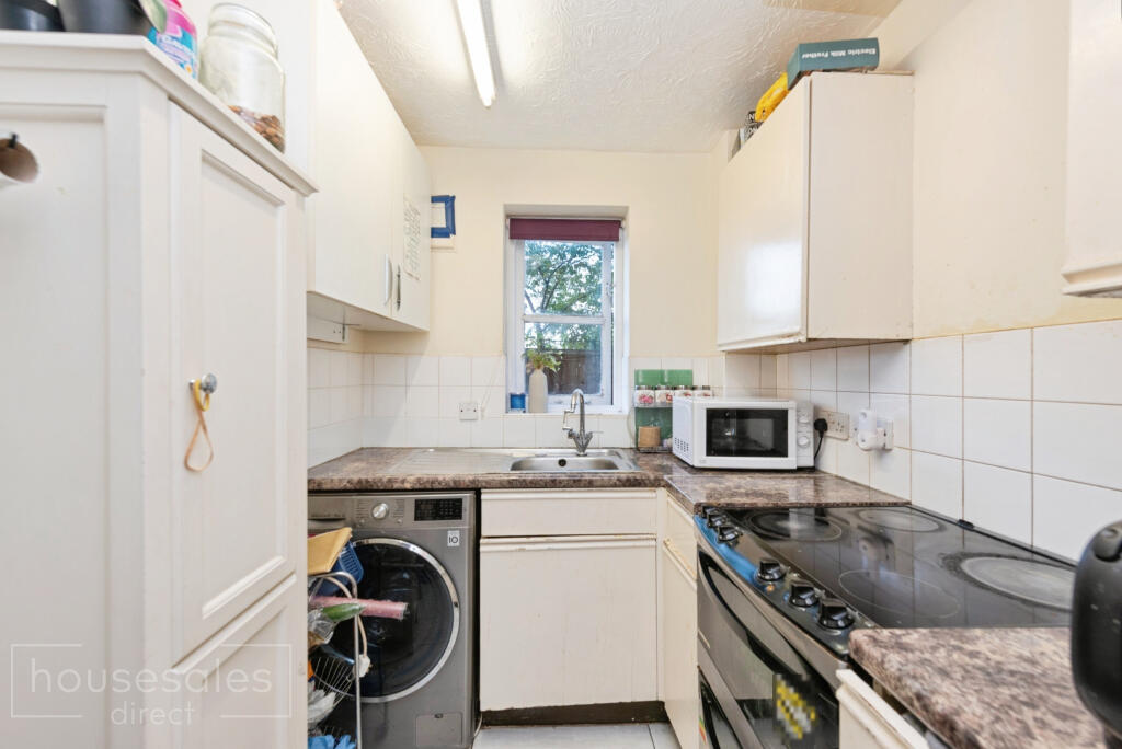 Apartment in Twickenham - View 2