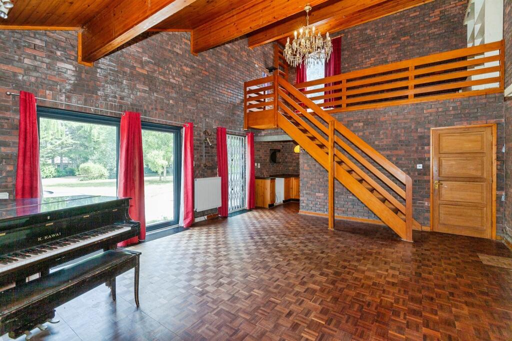 House in Slough - View 4