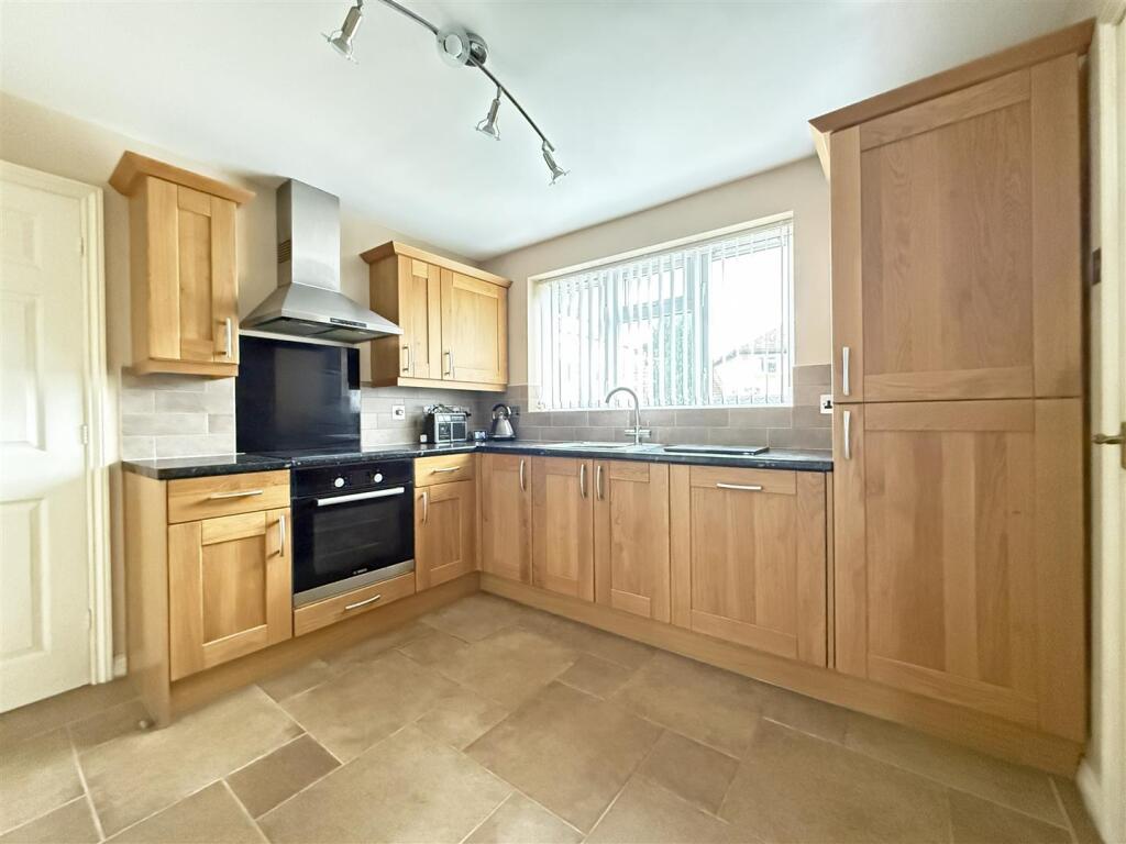 Collingwood Drive, Bowbrook, Shrewsbury photo 3