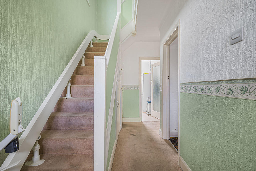 House in Dartford - More