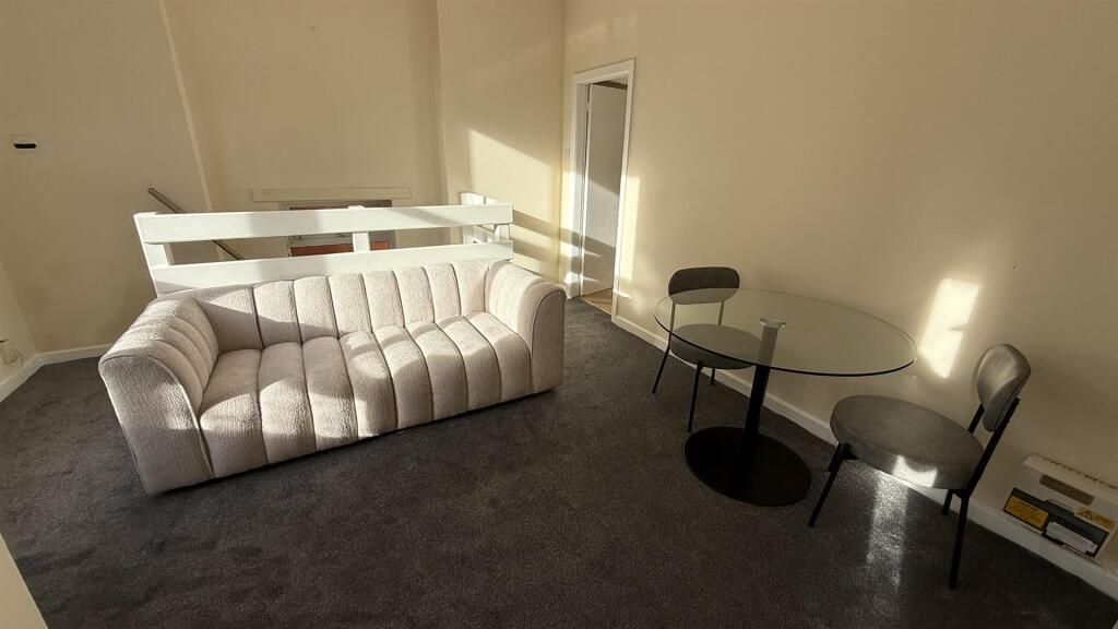 Apartment in Manchester - View 3