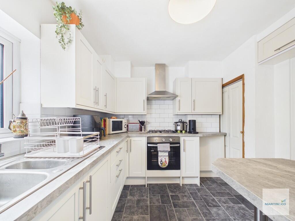 House in Nottingham, Beeston - More