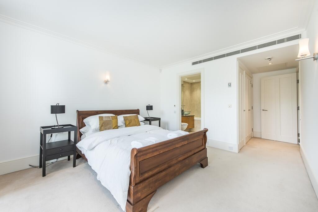 Apartment in London, Royal Borough of Kensington and Chelsea - More