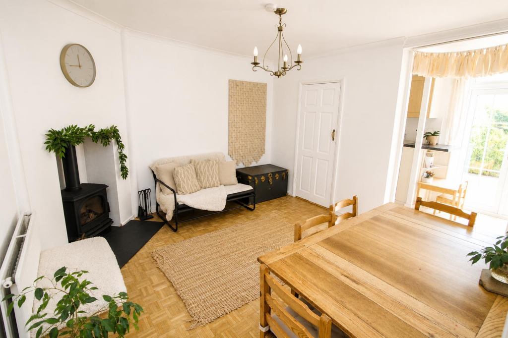 House in Reading, Norcot - More
