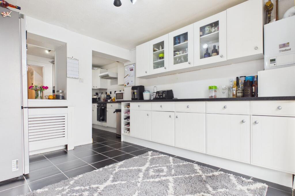 House in White Waltham, Windsor and Maidenhead - View 5