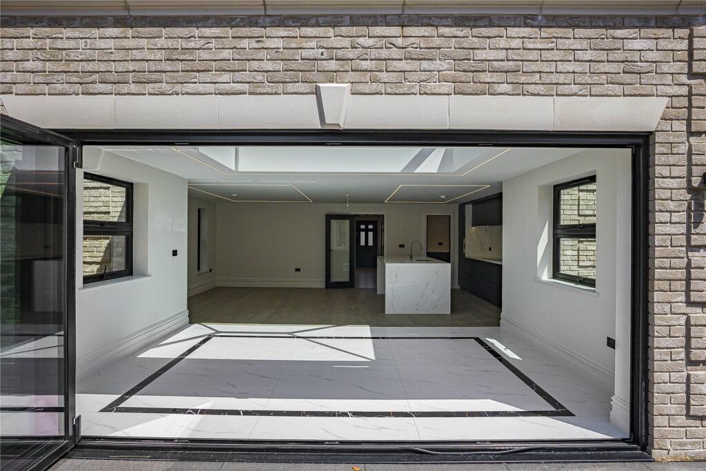 House in Guildford - View 4