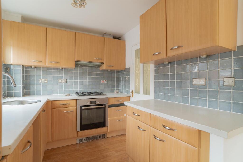 House in Gloucester - View 4