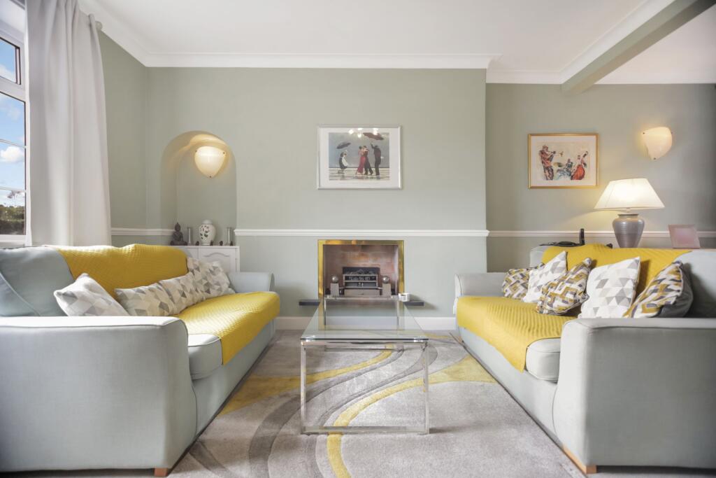 18 Corbiehill Grove, Corbiehill, Edinburgh photo 3