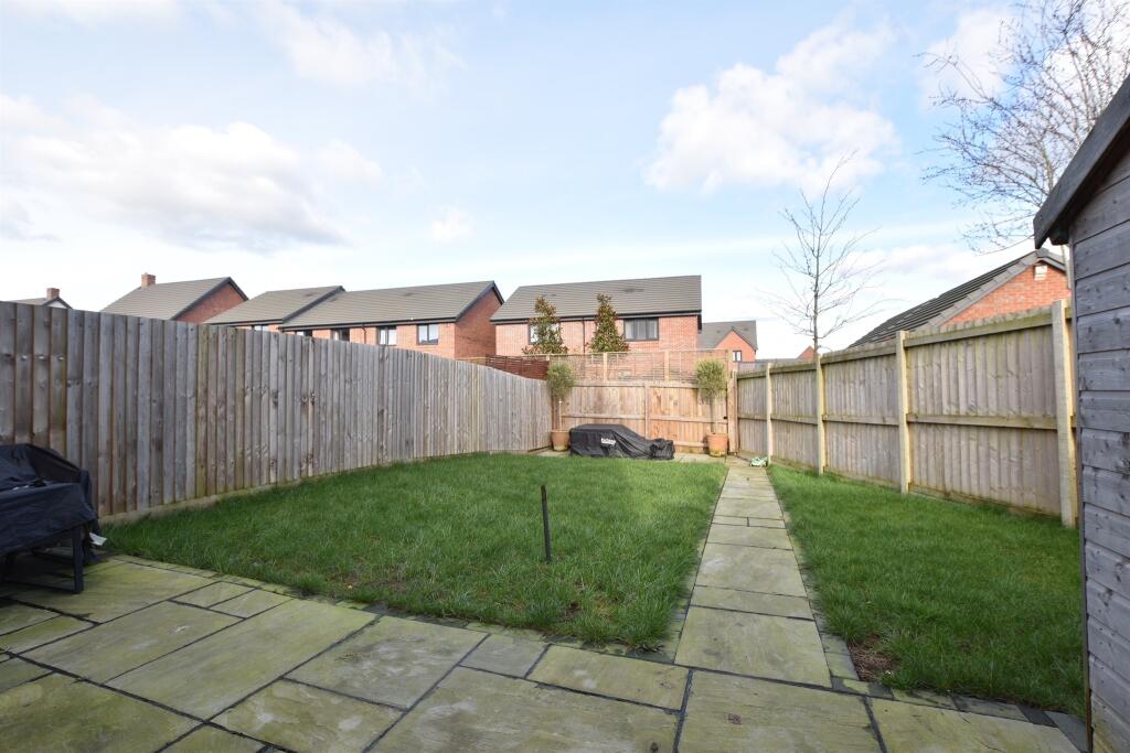 Briggington Way, Leighton Buzzard photo 2