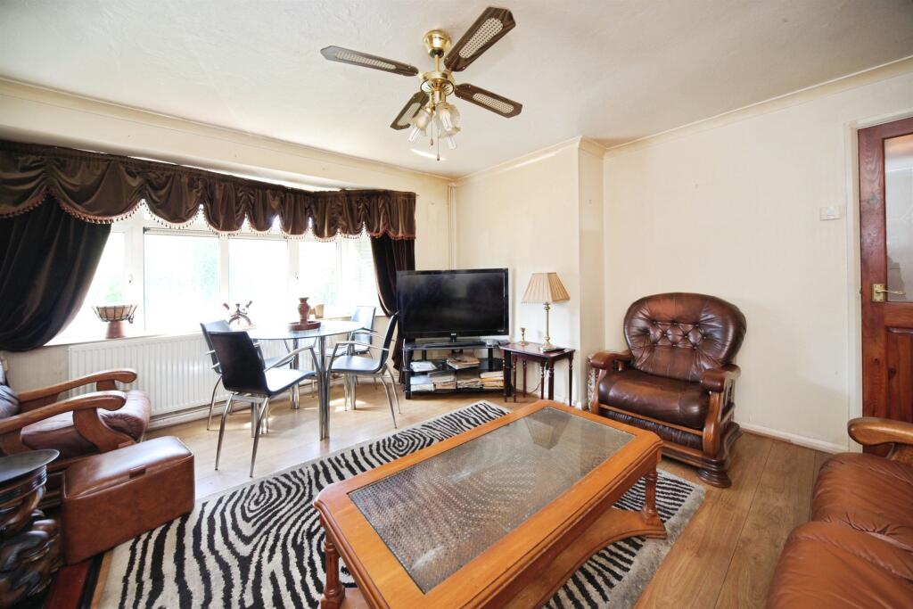Apartment in Luton - View 4