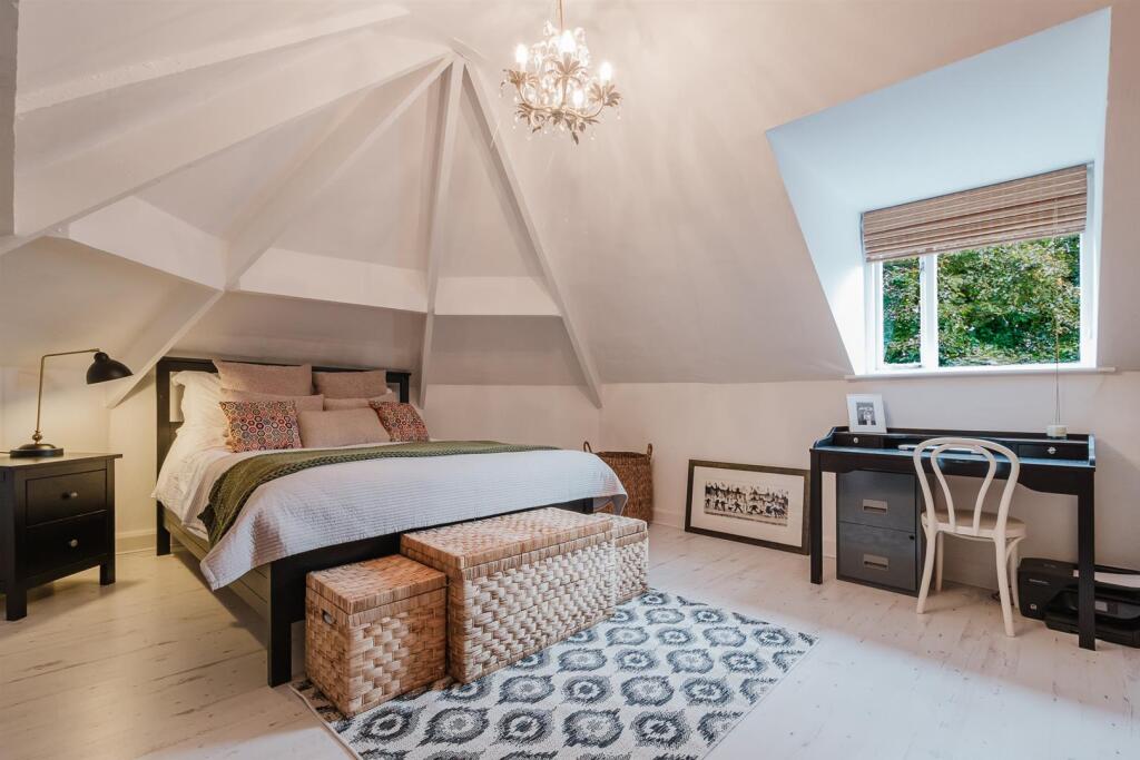 Apartment in Trafford, Greater Manchester - View 4