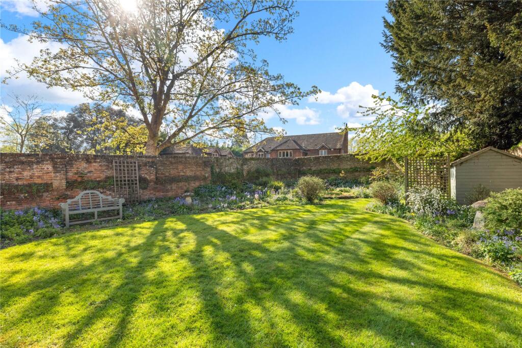 House in Hart, Odiham - View 2
